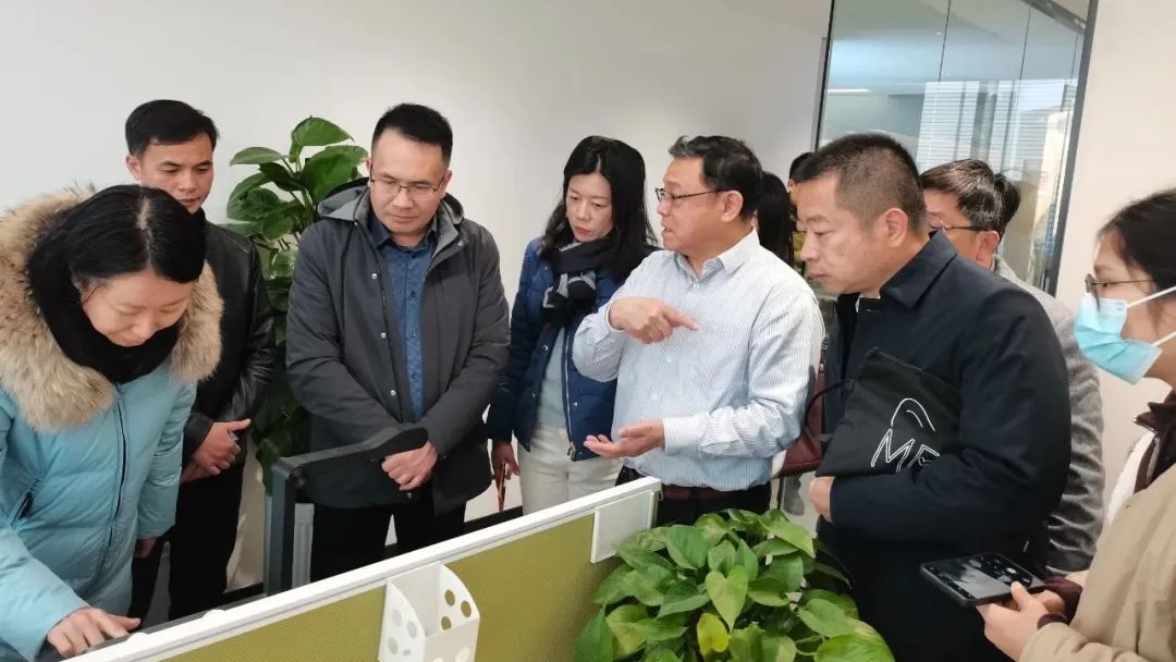 廣西建筑裝飾協(xié)會(huì)及河北省建筑裝飾業(yè)協(xié)會(huì)領(lǐng)導(dǎo)到訪常宏集團(tuán)考察調(diào)研