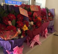 花送雷鋒手，情暖雷鋒心——“萬朵鮮花送雷鋒”活動溫暖落幕